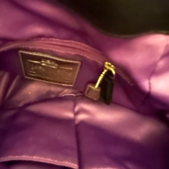 Coach Leather Shoulder Bag with Substantial Silver Hardware in Vintage Style! - Picture 8 of 14